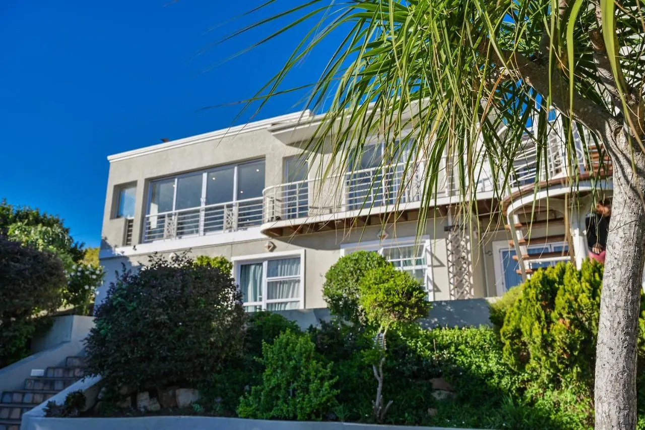 Guest house Kingsbeach Cottages Port Elizabeth